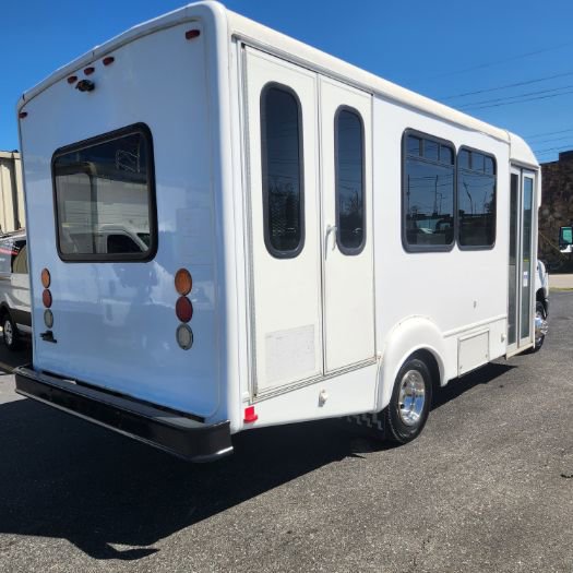 Used 2016 Ford E-350 and Econoline 350 Super Duty RWD image 18