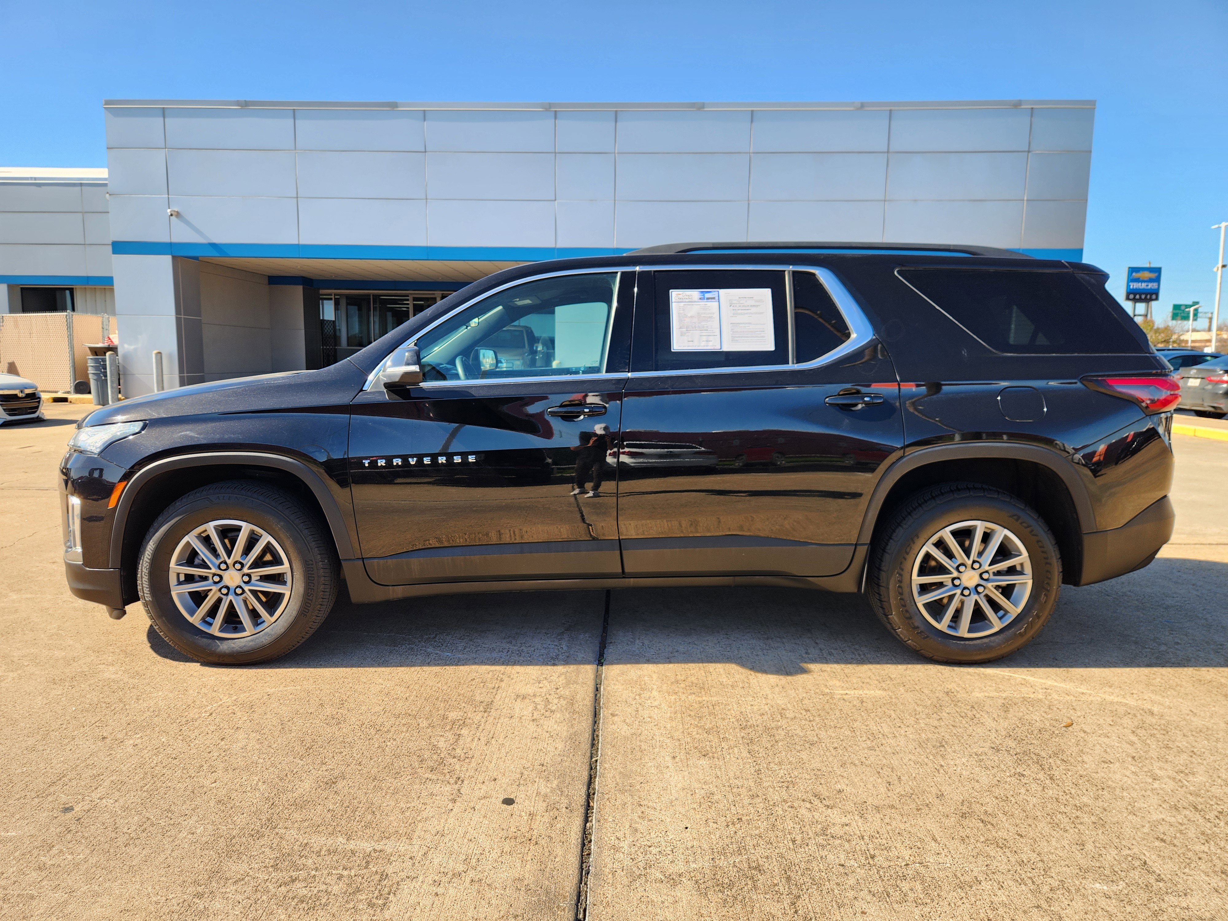Certified 2023 Chevrolet Traverse LT image 5