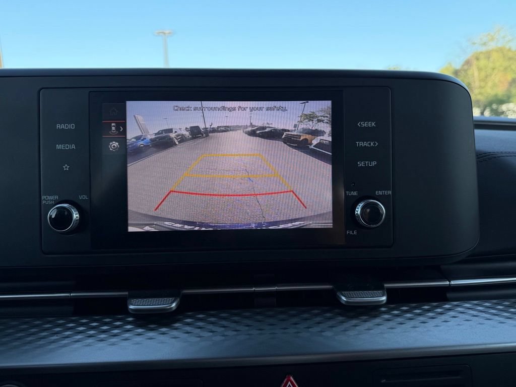 Certified 2024 Kia Carnival LX FWD image 19