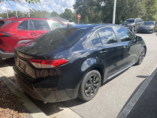 Used 2025 Toyota Corolla LE FWD image 2