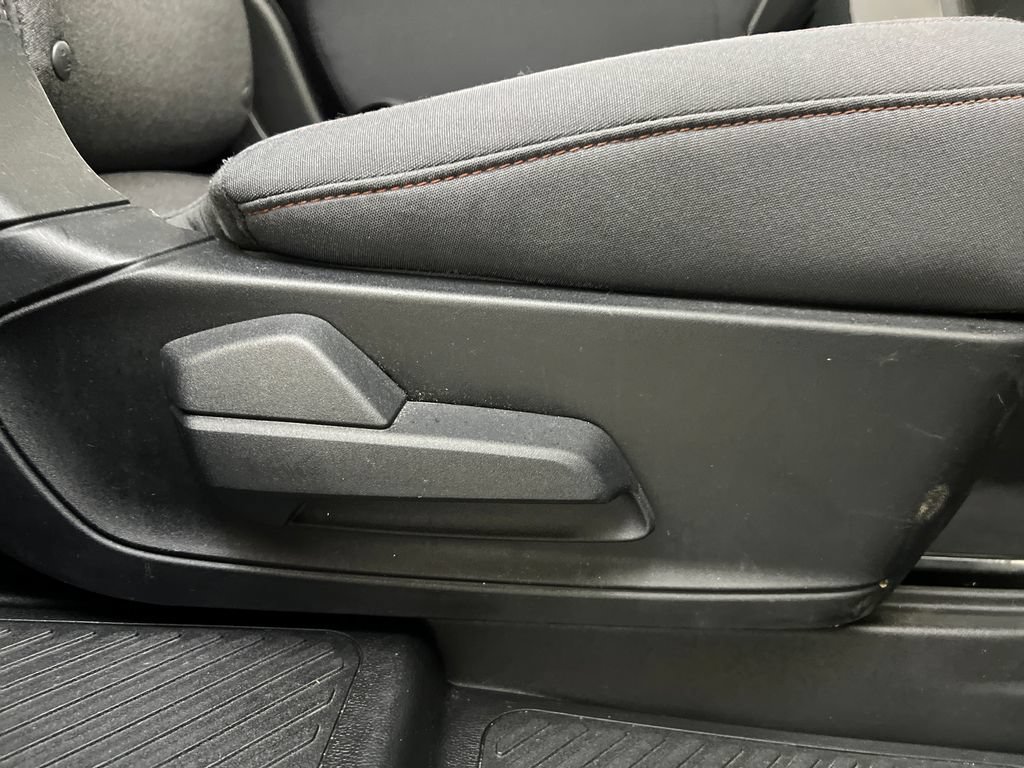 Used 2025 Ford Explorer Active RWD image 26