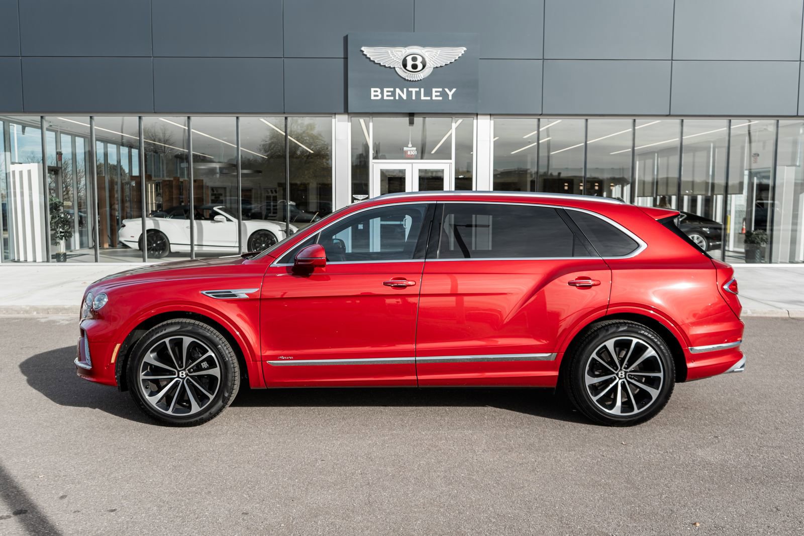 Used 2024 Bentley Bentayga Extended Wheelbase image 5