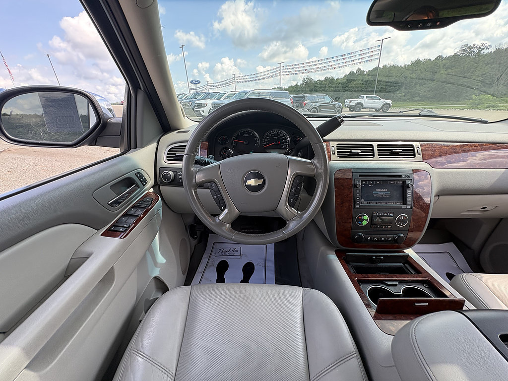 Used 2010 Chevrolet Tahoe LTZ RWD image 24