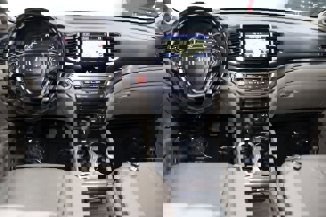 Used 2017 Honda Ridgeline RTL-T image 2