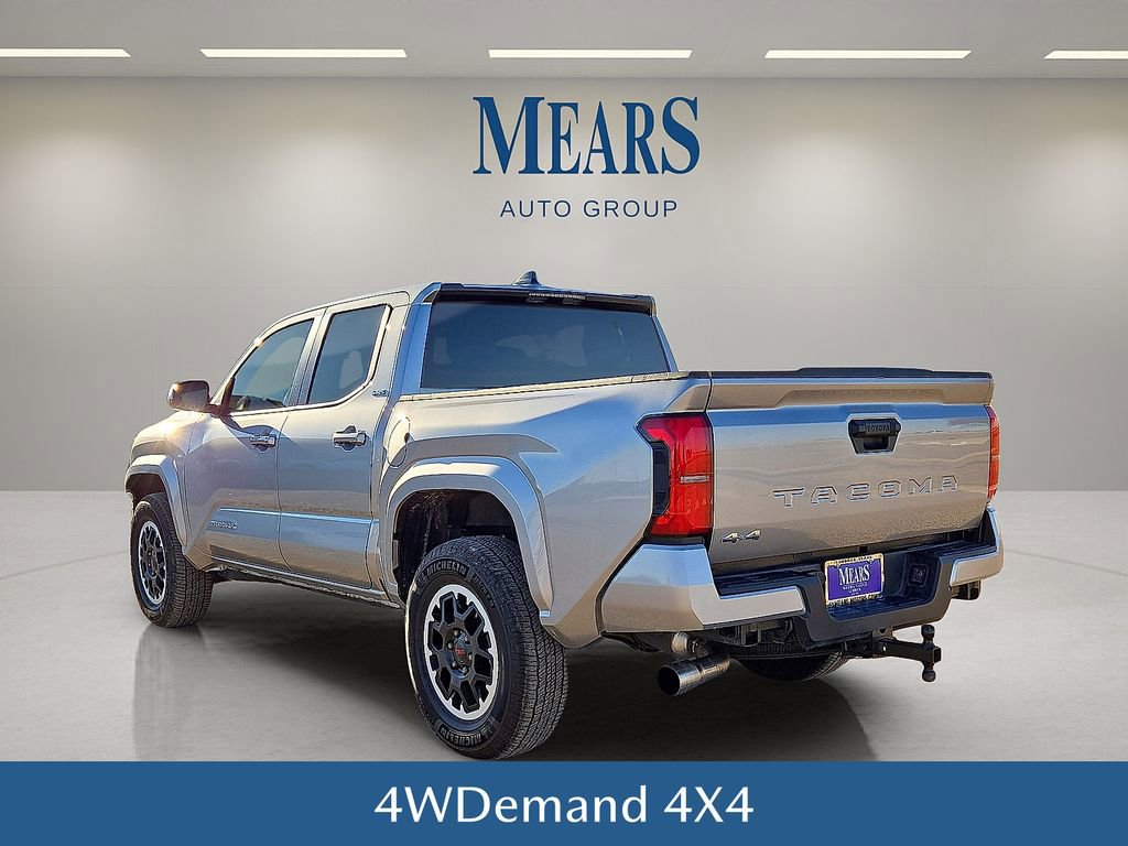 Used 2025 Toyota Tacoma SR5 image 4
