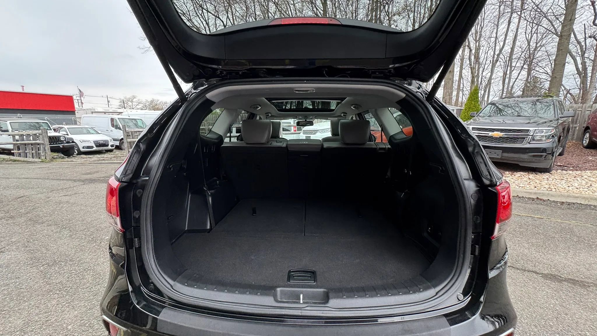 Used 2017 Hyundai Santa Fe AWD image 21