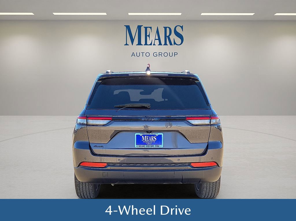 Used 2023 Jeep Grand Cherokee Altitude image 5