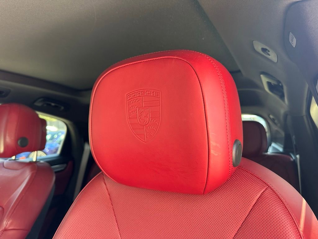 Certified 2023 Porsche Cayenne Platinum Edition image 21