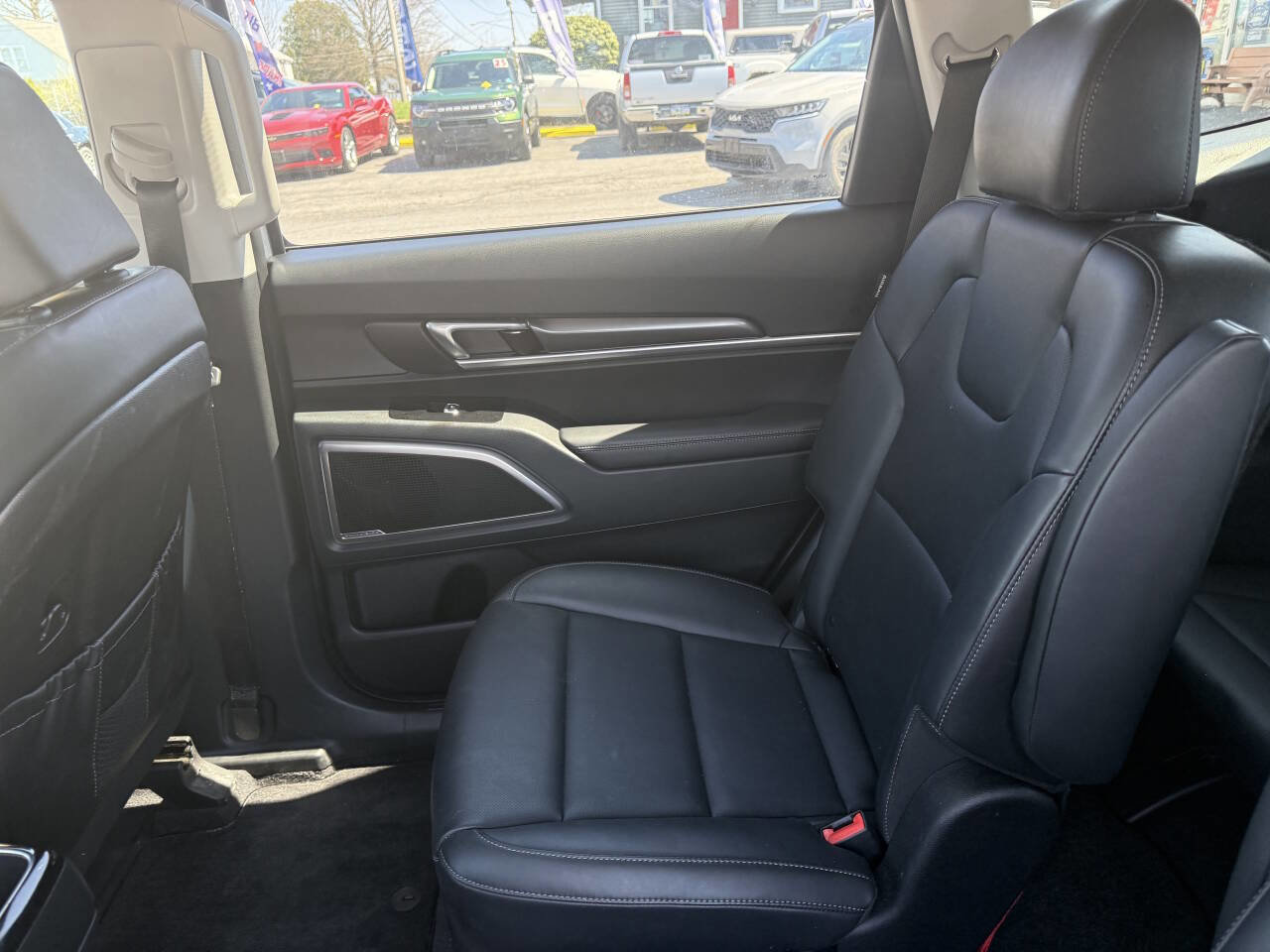 Used 2025 Kia Telluride S image 23