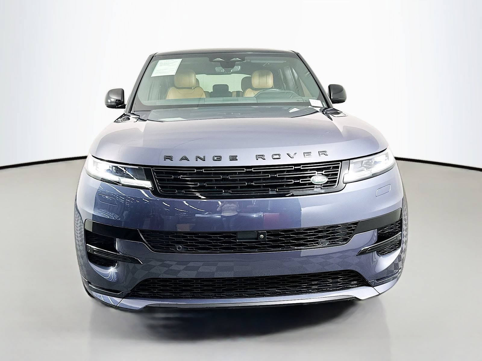 Used 2024 Land Rover Range Rover Sport Dynamic SE AWD/4WD image 2