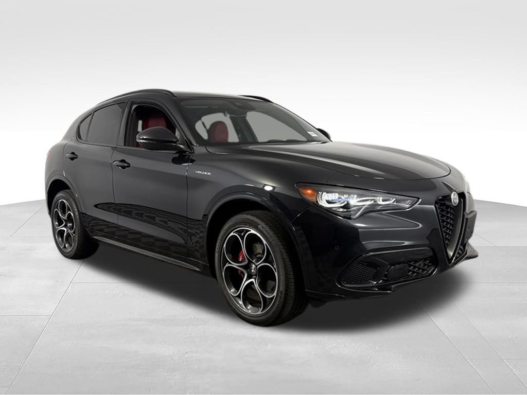 Used 2024 Alfa Romeo Stelvio Veloce AWD/4WD image 6