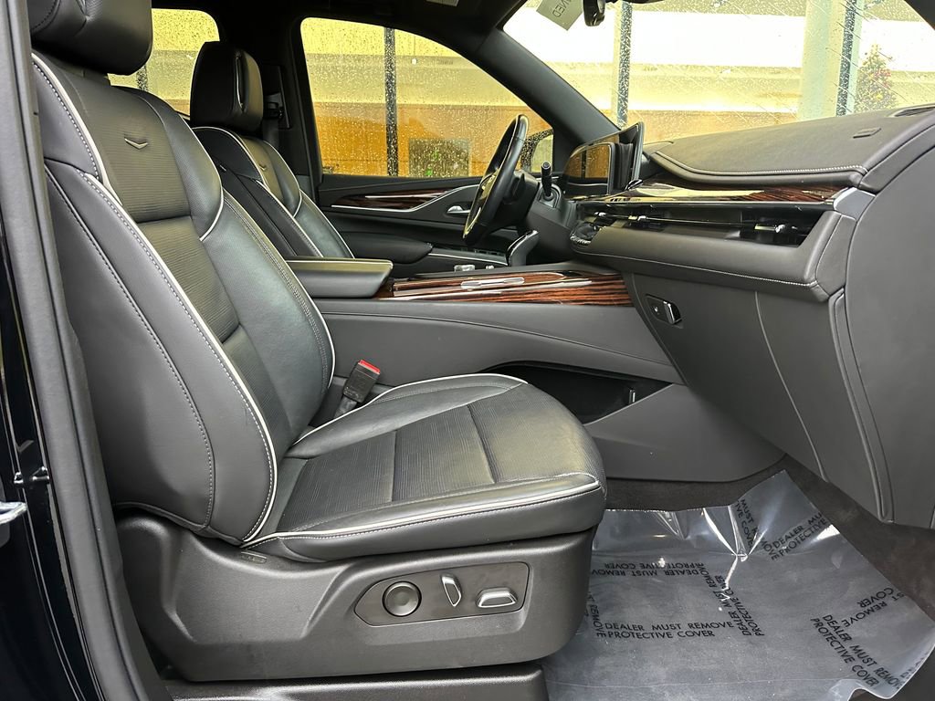 Used 2023 Cadillac Escalade ESV Premium Luxury AWD/4WD image 10