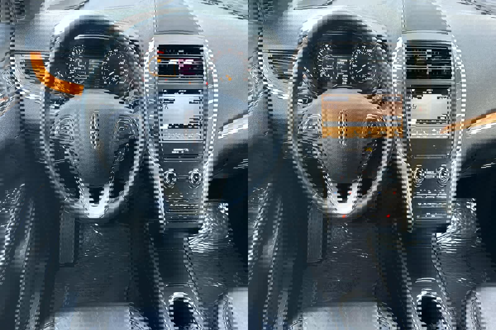 Used 2017 Lincoln MKC Select w/ Select Plus Package image 15