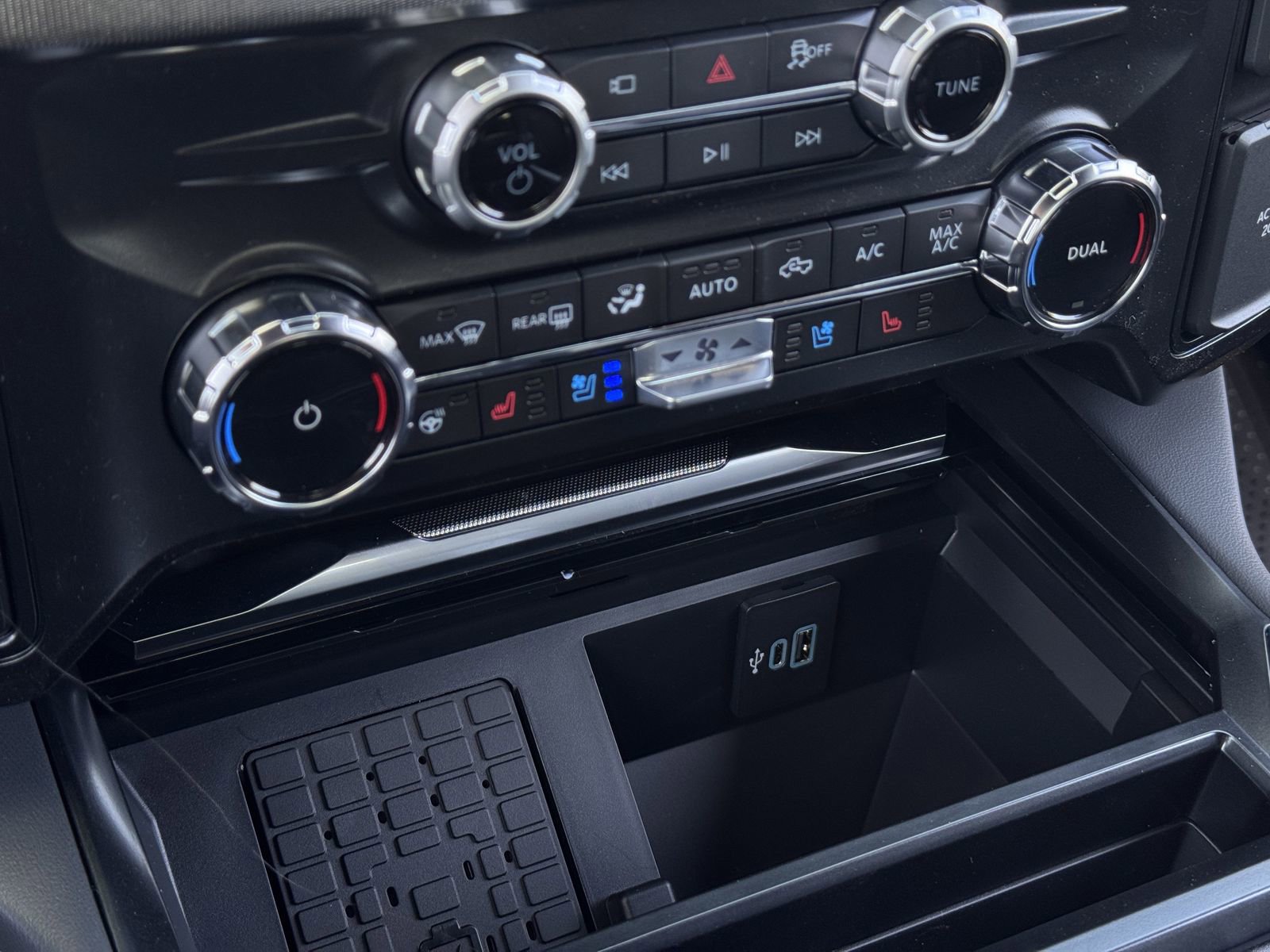 New 2026 Ford F250 Platinum image 20