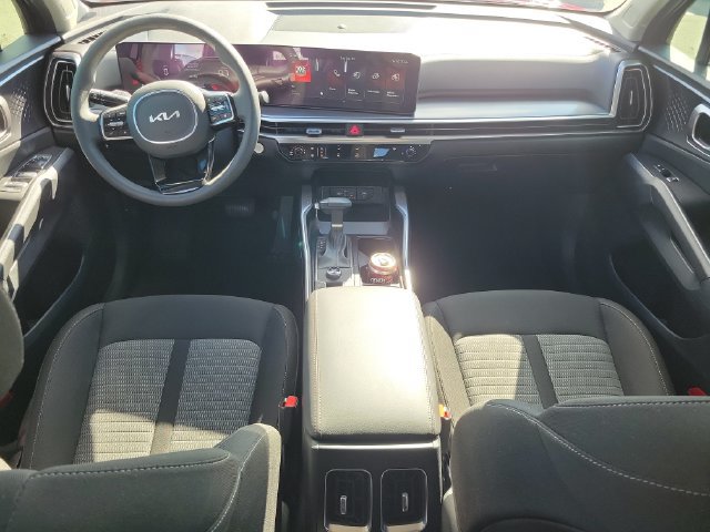 Used 2025 Kia Sorento LX FWD image 14