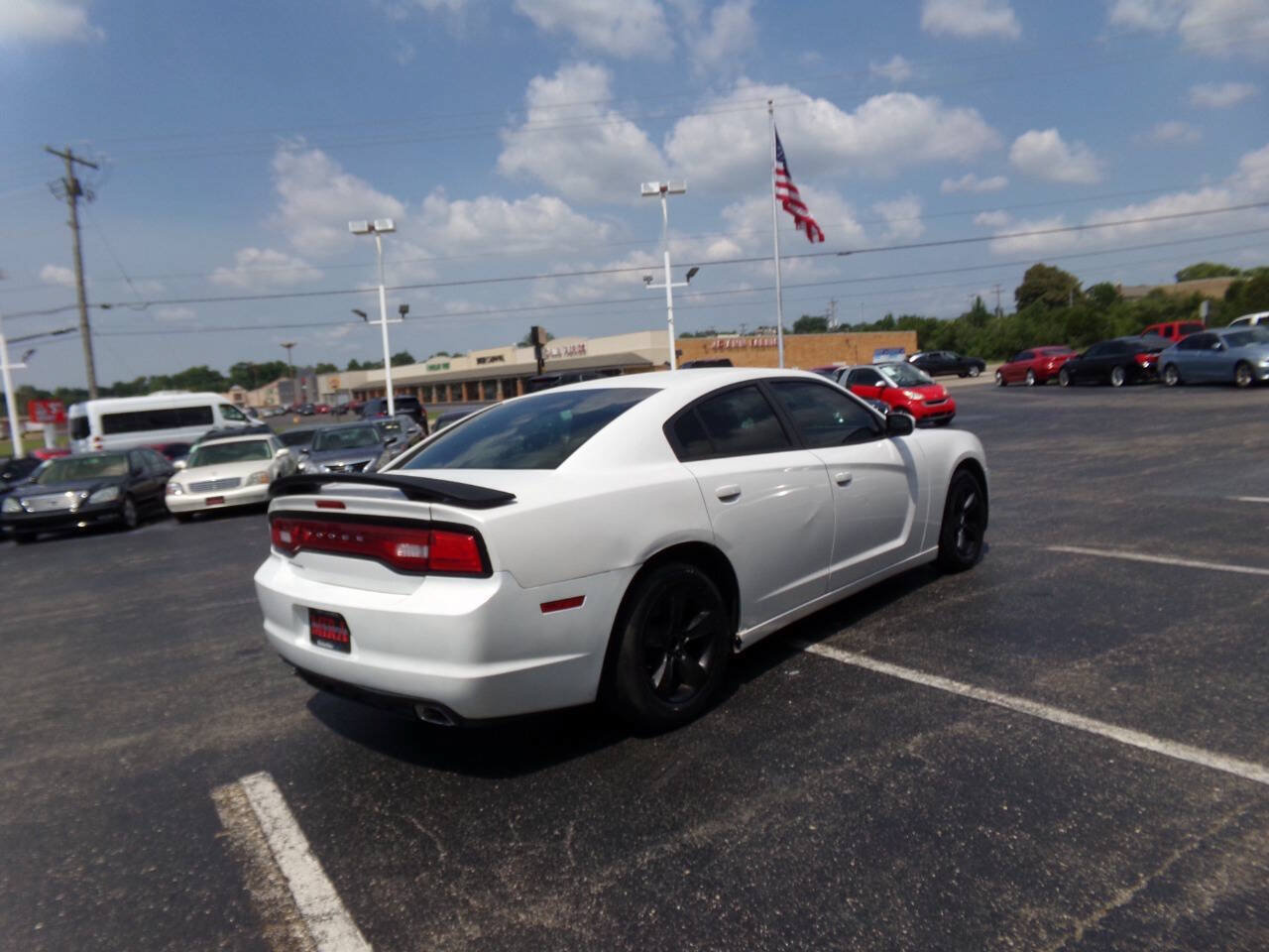 Used 2014 Dodge Charger SE RWD image 6
