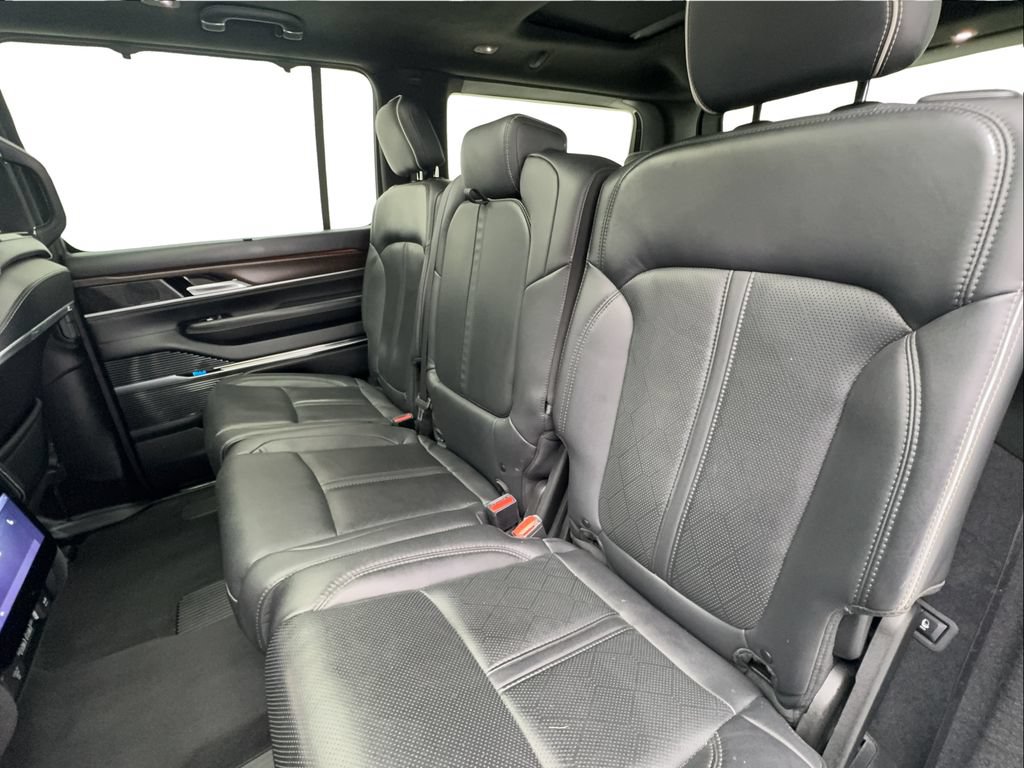 Used 2023 Jeep Grand Wagoneer Series II w/ Flexible Seating Group AWD/4WD image 25