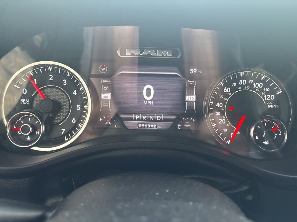 Used 2024 RAM 1500 Laramie AWD/4WD image 15