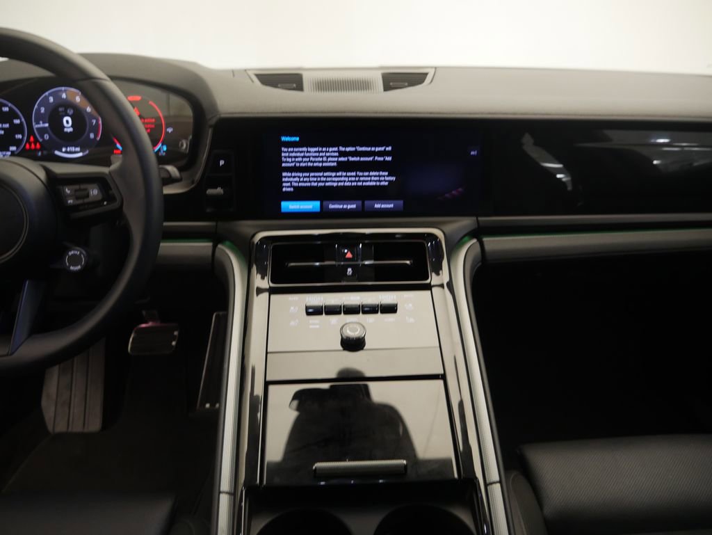 Certified 2025 Porsche Panamera 4 image 33