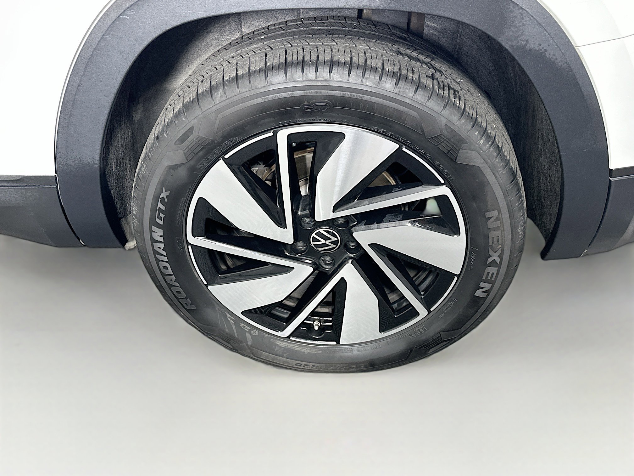 Used 2025 Volkswagen Atlas SE image 11