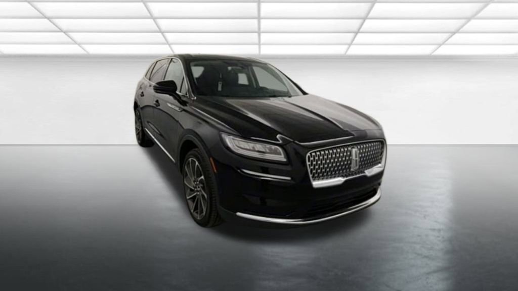 Used 2022 Lincoln Nautilus Reserve w/ Equipment Group 201A image 2