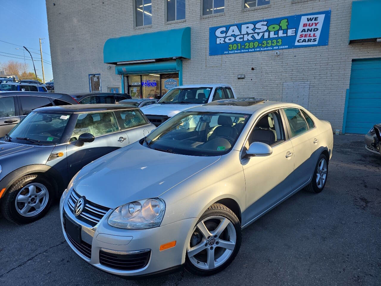 Used 2009 Volkswagen Jetta SEL FWD image 3