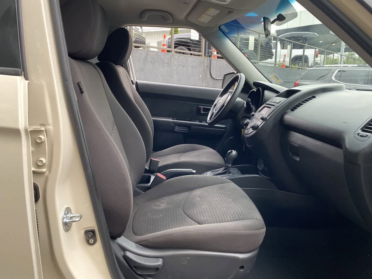 Used 2012 Kia Soul FWD image 19