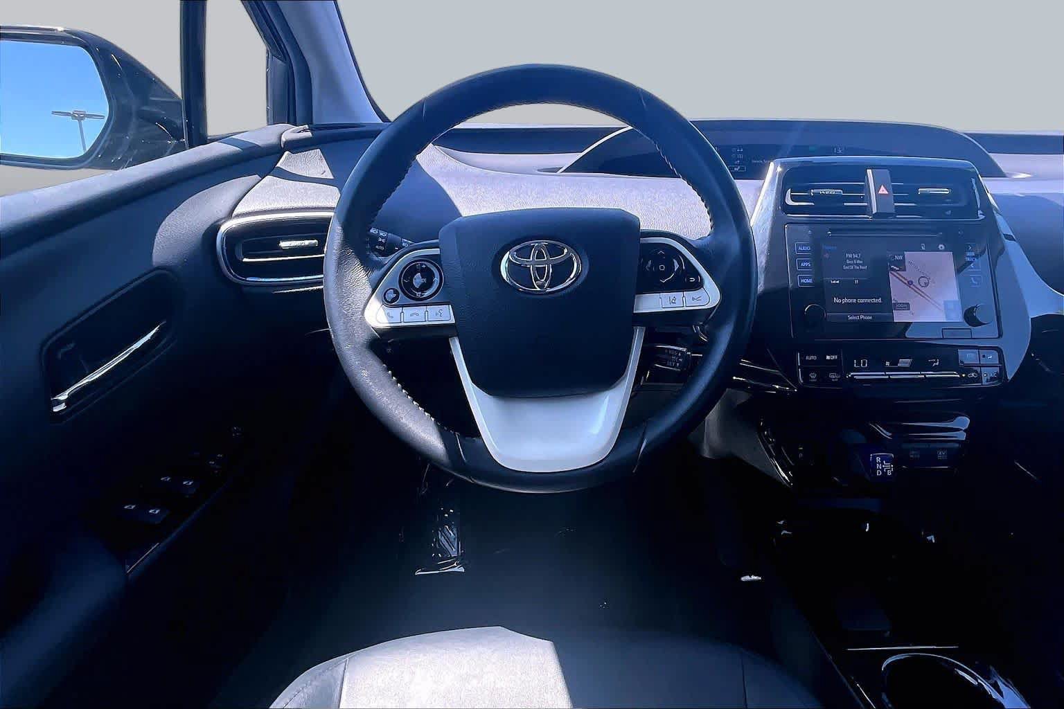 Used 2017 Toyota Prius Three Touring FWD image 5