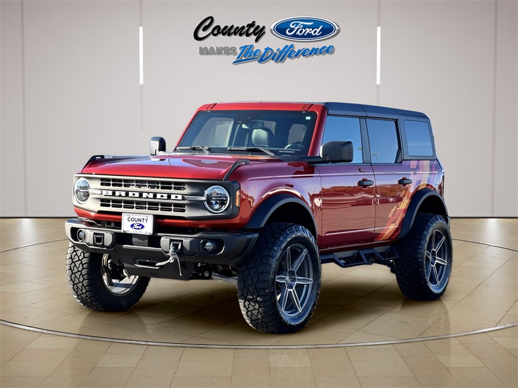 Used 2023 Ford Bronco Black Diamond image 2