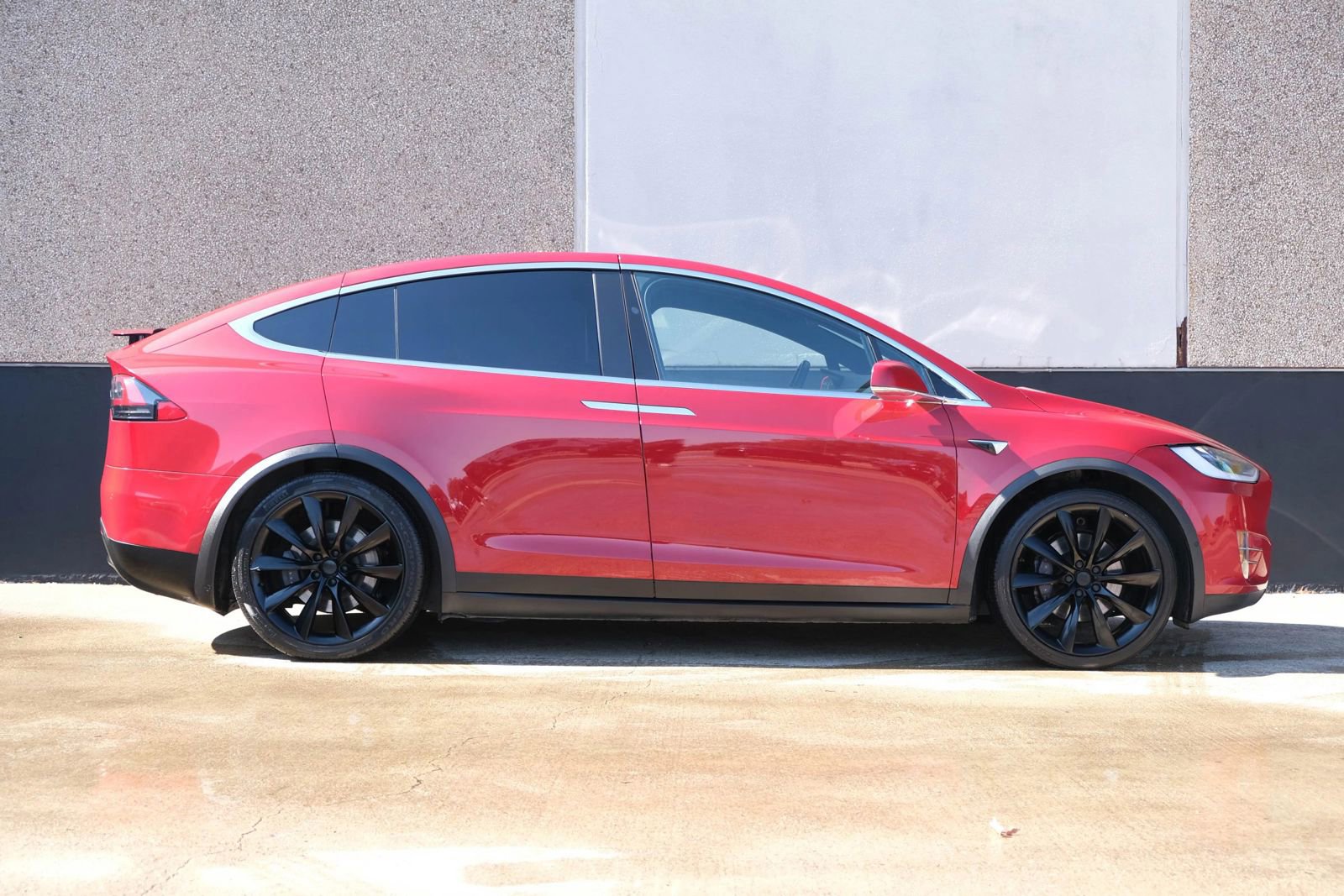 Used 2018 Tesla Model X 75D image 11