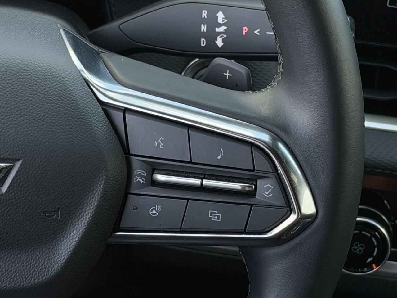 Certified 2026 Chevrolet Equinox LT FWD image 14