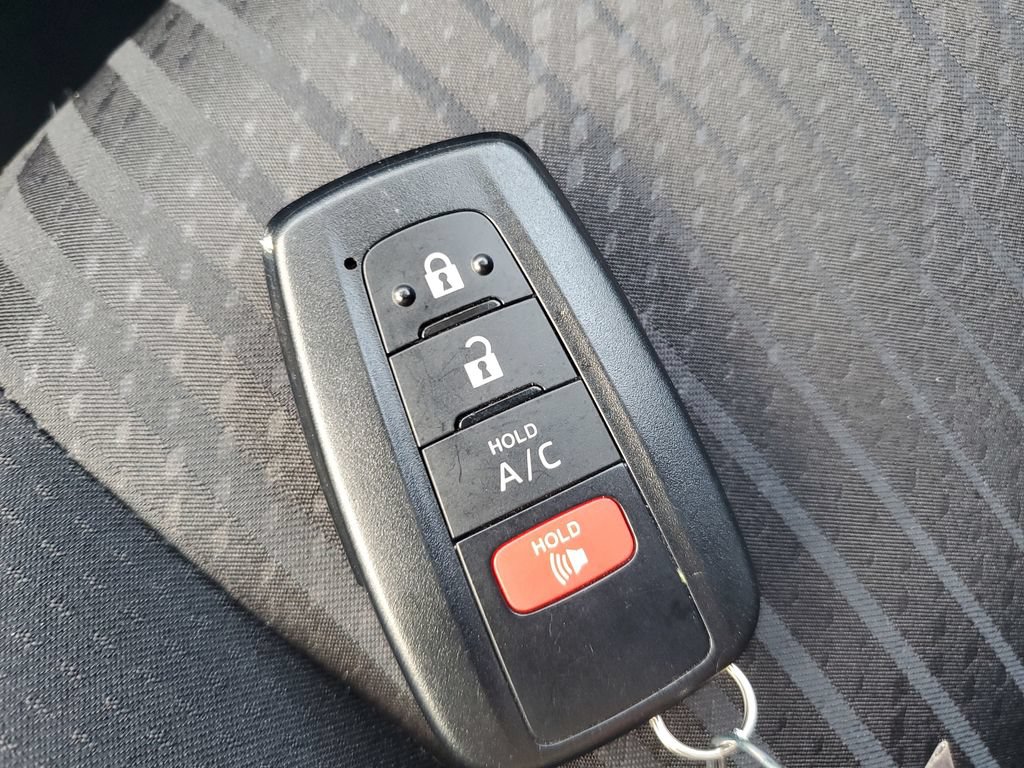 Certified 2021 Toyota Prius Prime LE FWD image 22