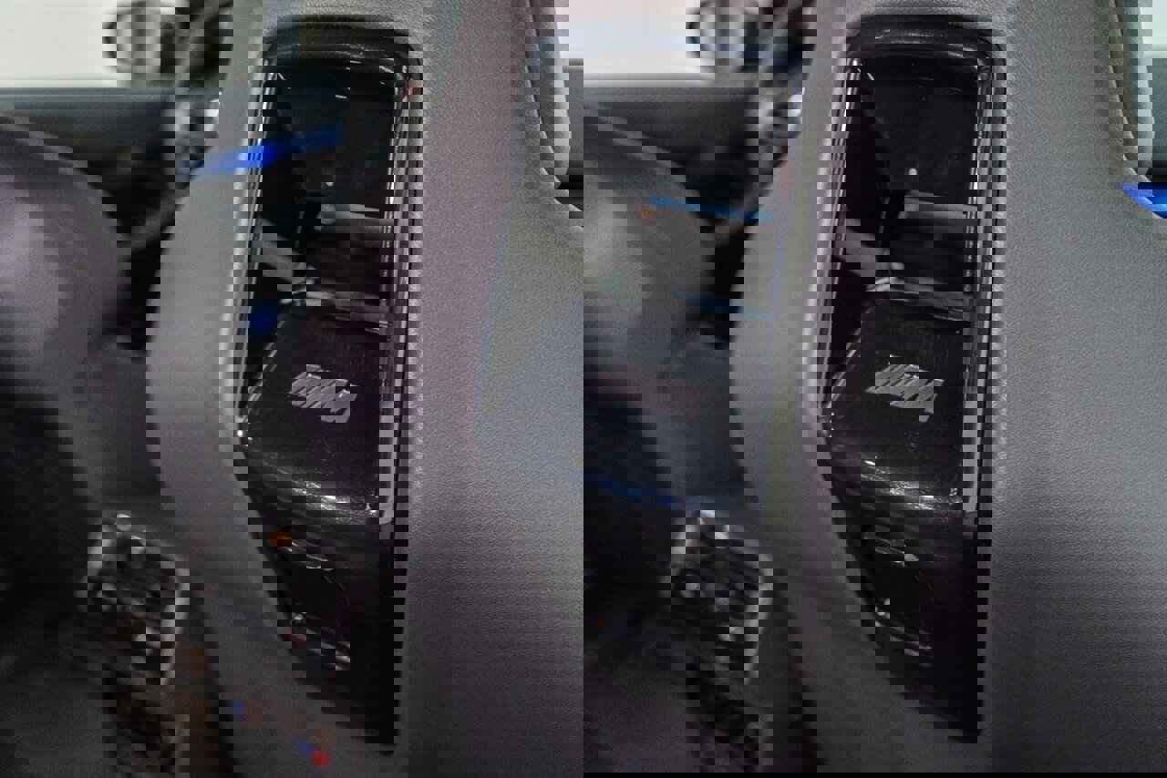 Used 2025 BMW M5 w/ Carbon Package image 67