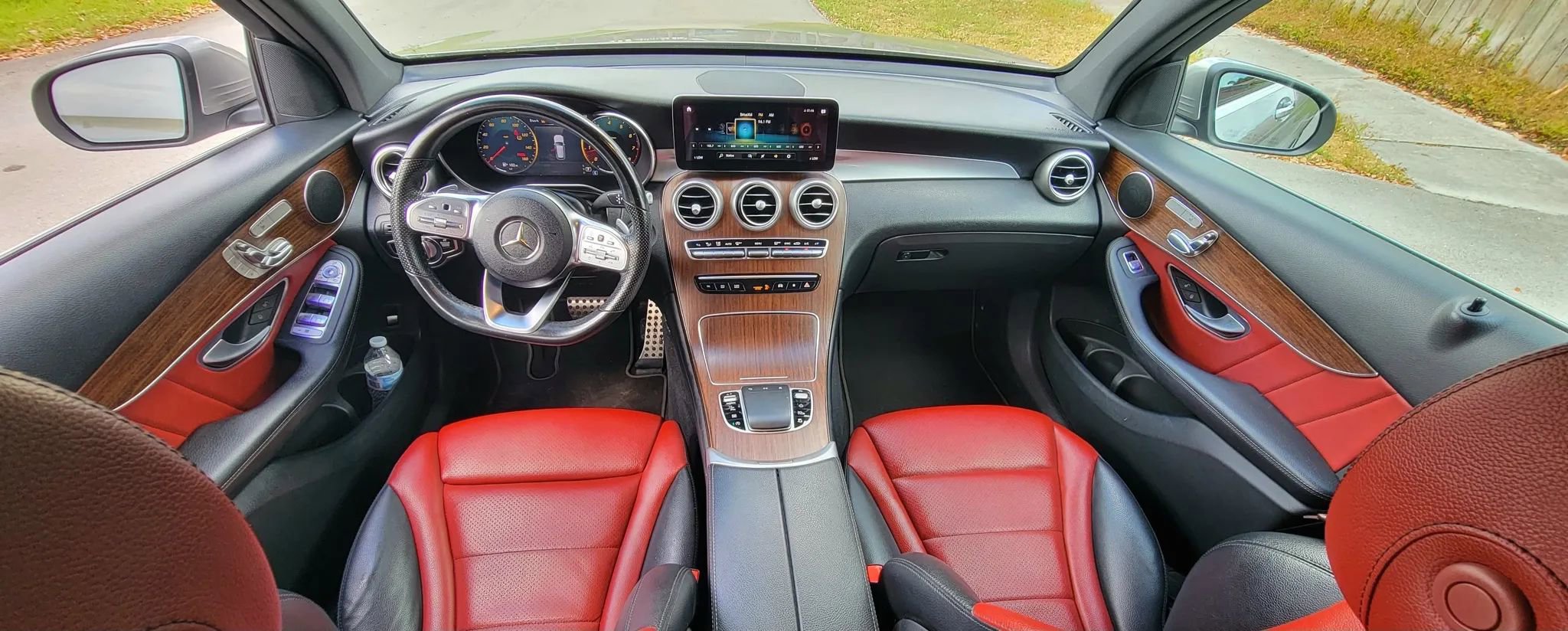 Used 2022 Mercedes-Benz GLC 300 4MATIC w/ AMG Line image 10