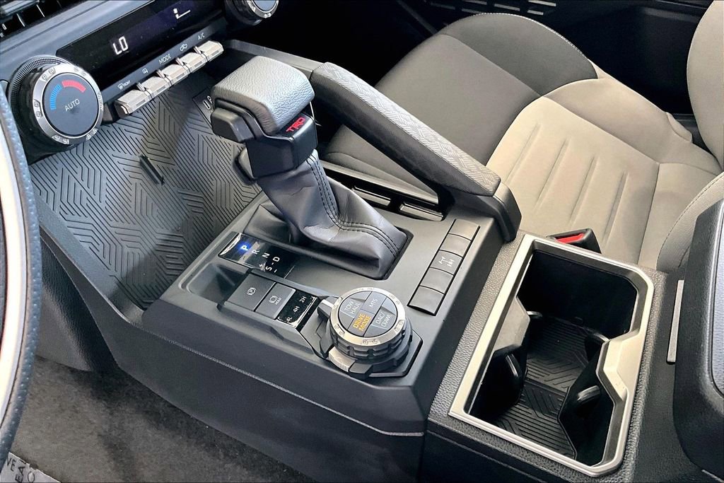 Certified 2025 Toyota Tacoma TRD Off-Road AWD/4WD image 19