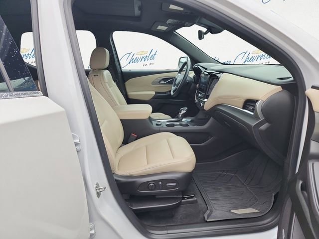 Used 2023 Chevrolet Traverse LT w/ LT Premium Package image 13