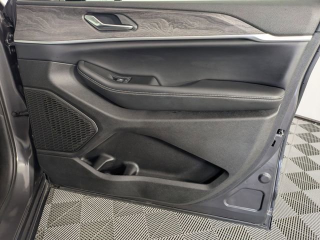 Certified 2024 Jeep Grand Cherokee Limited w/ Luxury Tech Group II image 36