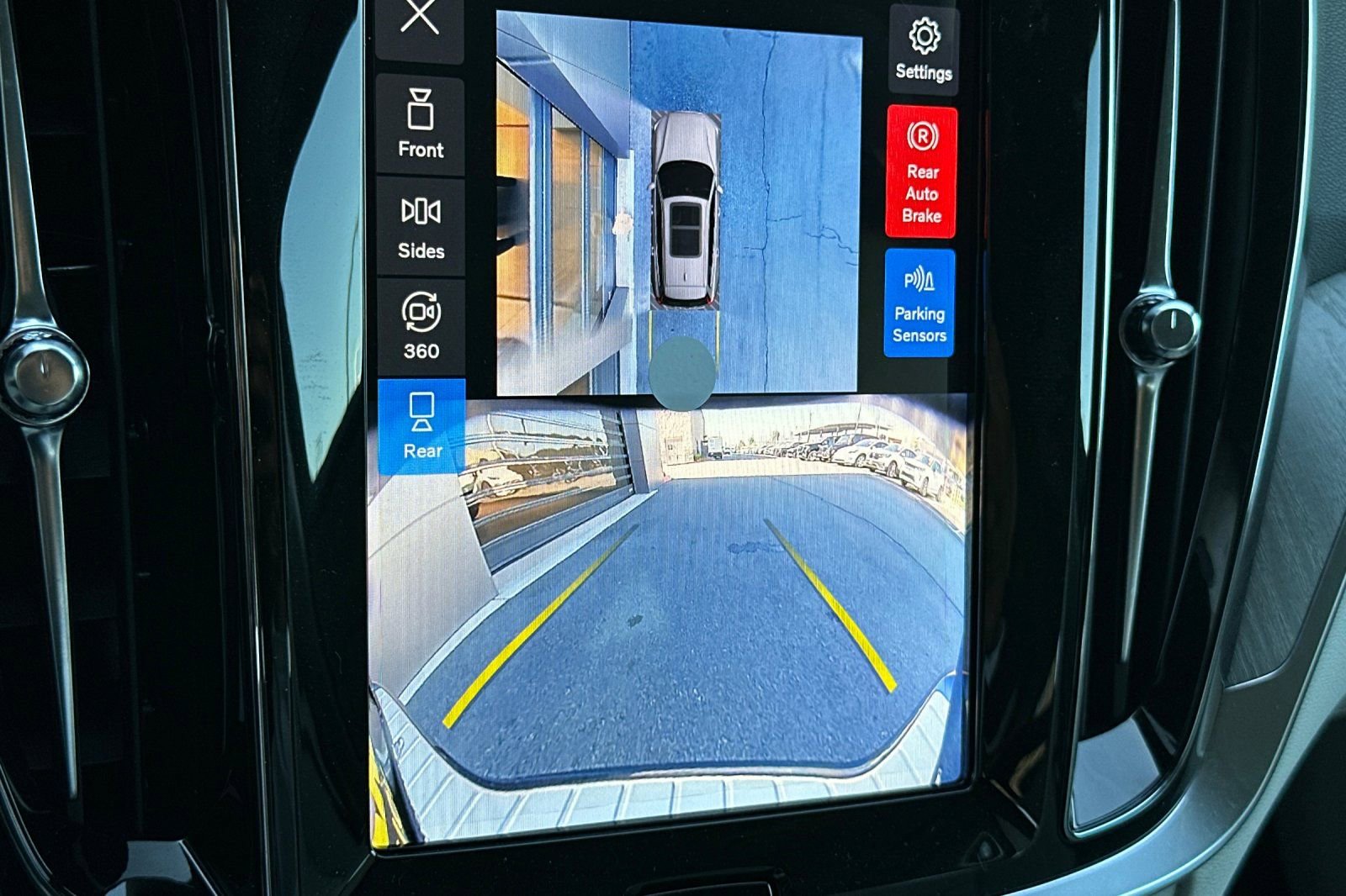 Certified 2026 Volvo V60 B5 Cross Country Plus w/ Climate Package image 23