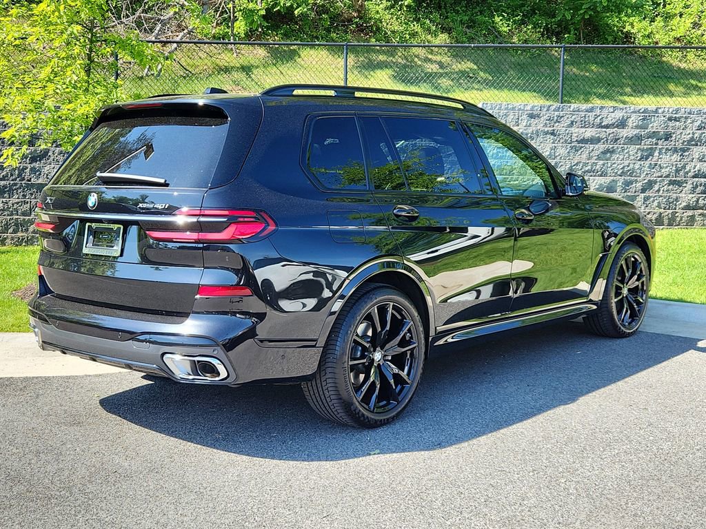 Used 2025 BMW X7 xDrive40i w/ M Sport Package AWD/4WD image 2