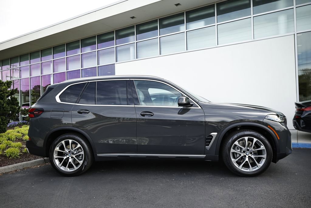 New 2026 BMW X5 xDrive40i w/ Premium Package image 4