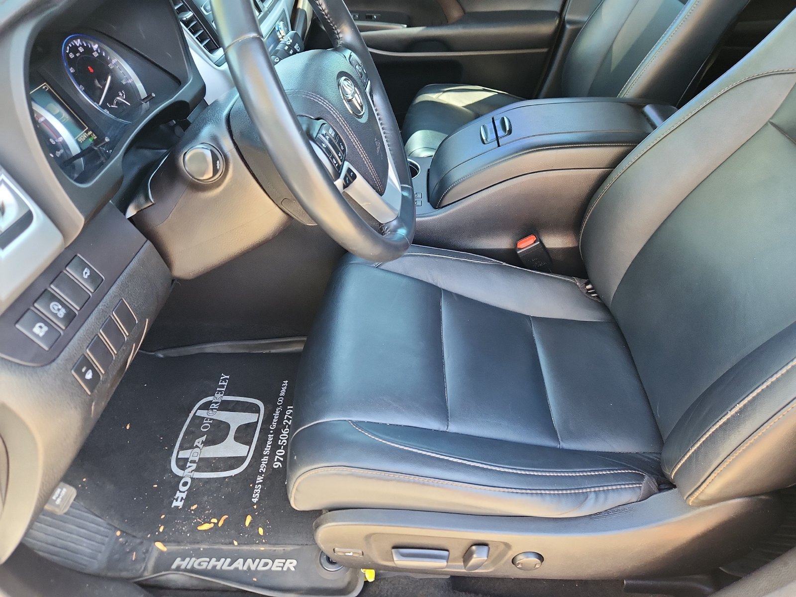 Used 2018 Toyota Highlander XLE AWD/4WD image 10