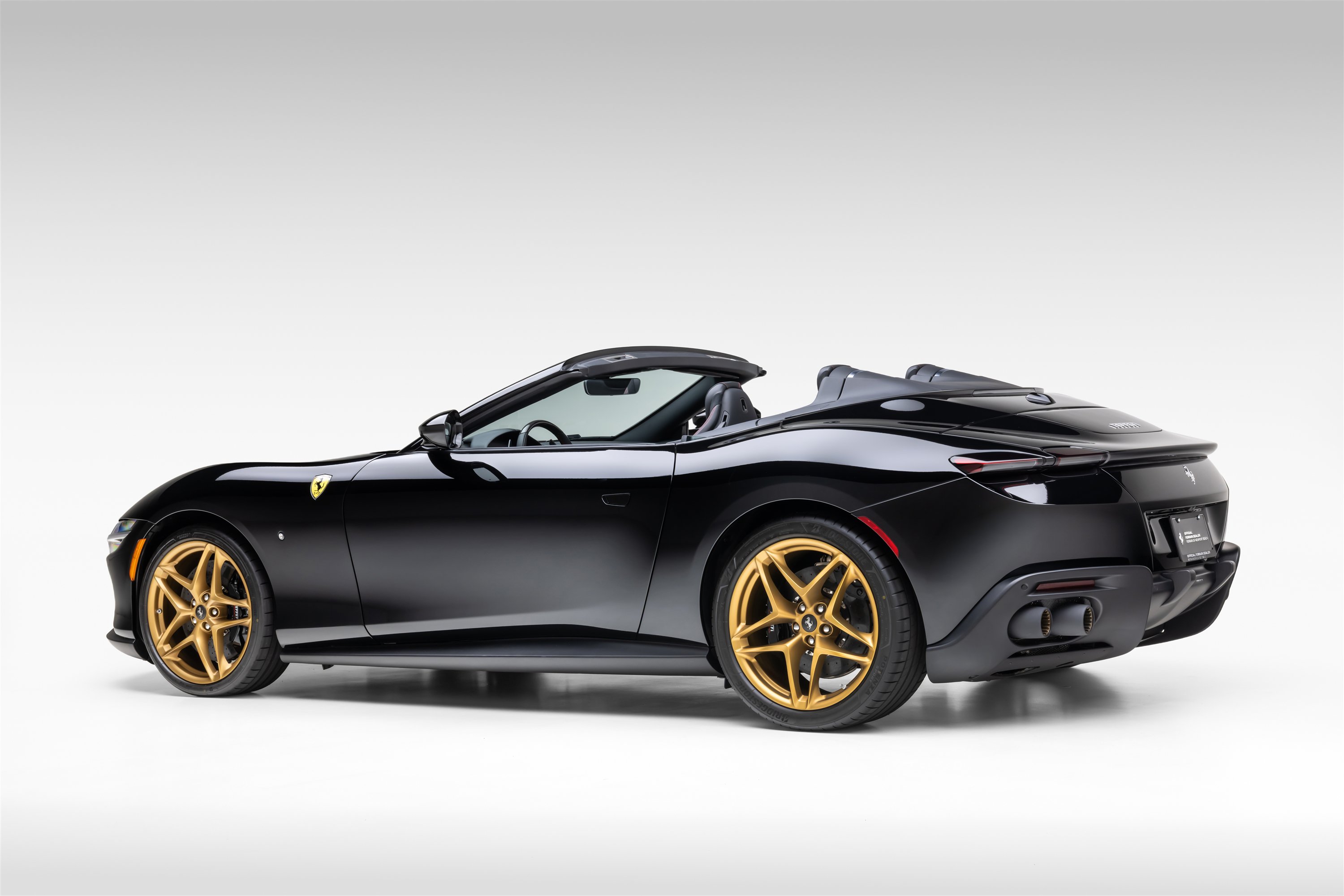 Used 2026 Ferrari Roma Spider RWD image 4
