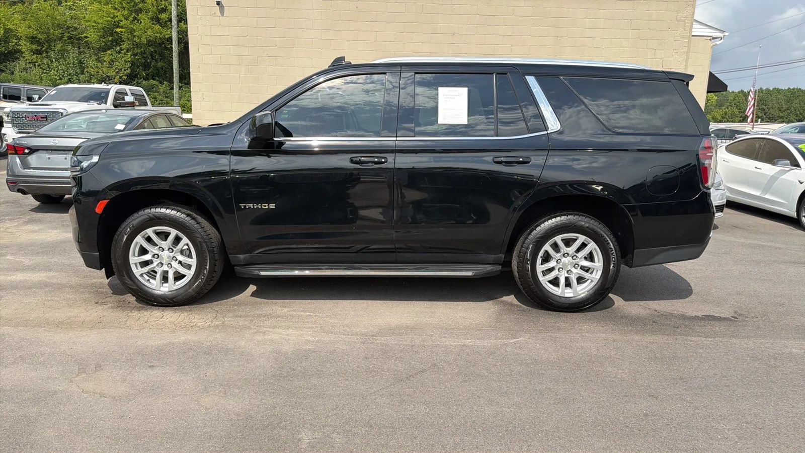 Used 2021 Chevrolet Tahoe LS RWD image 2