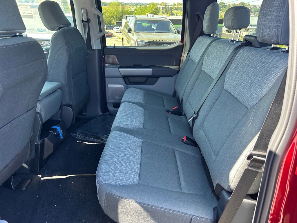 New 2026 Ford F250 4x4 Crew Cab Super Duty image 6