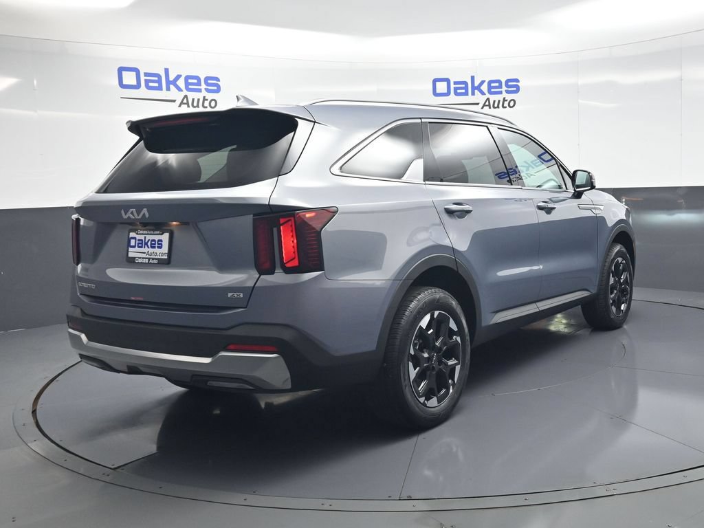 Certified 2025 Kia Sorento S AWD/4WD image 8