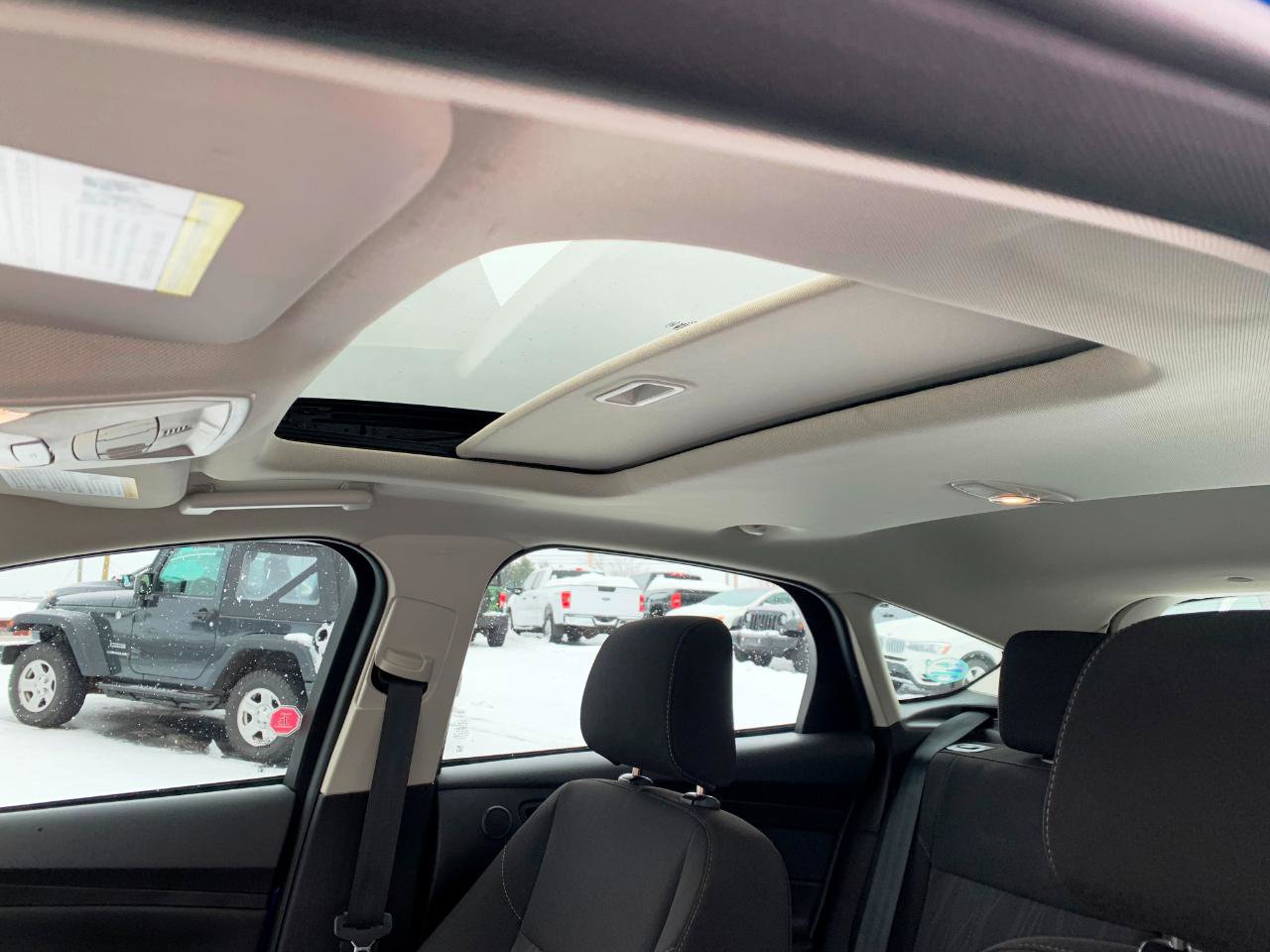 Used 2018 Ford Focus SEL w/ Winter Package image 10