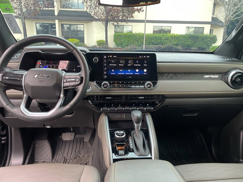 Used 2024 Chevrolet Colorado ZR2 w/ ZR2 Convenience Package III image 50