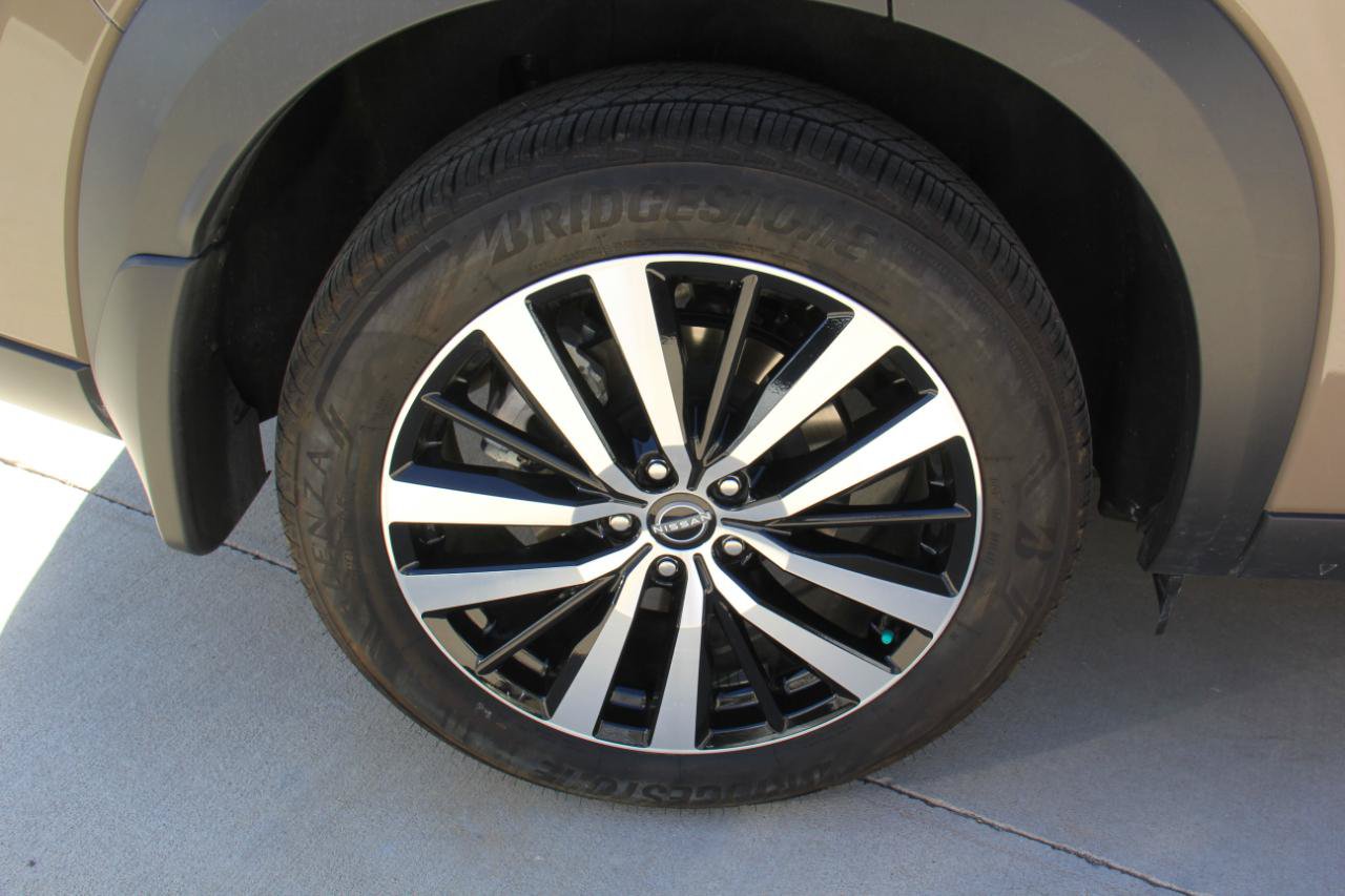 Used 2024 Nissan Pathfinder Platinum FWD image 35