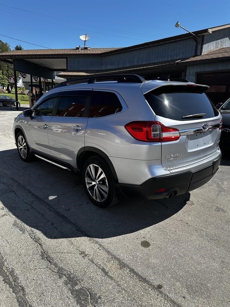 Used 2022 Subaru Ascent Limited w/ Technology Package AWD/4WD image 3