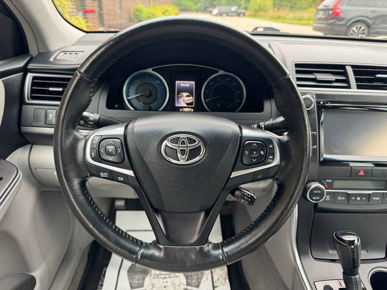 Used 2016 Toyota Camry XLE image 10